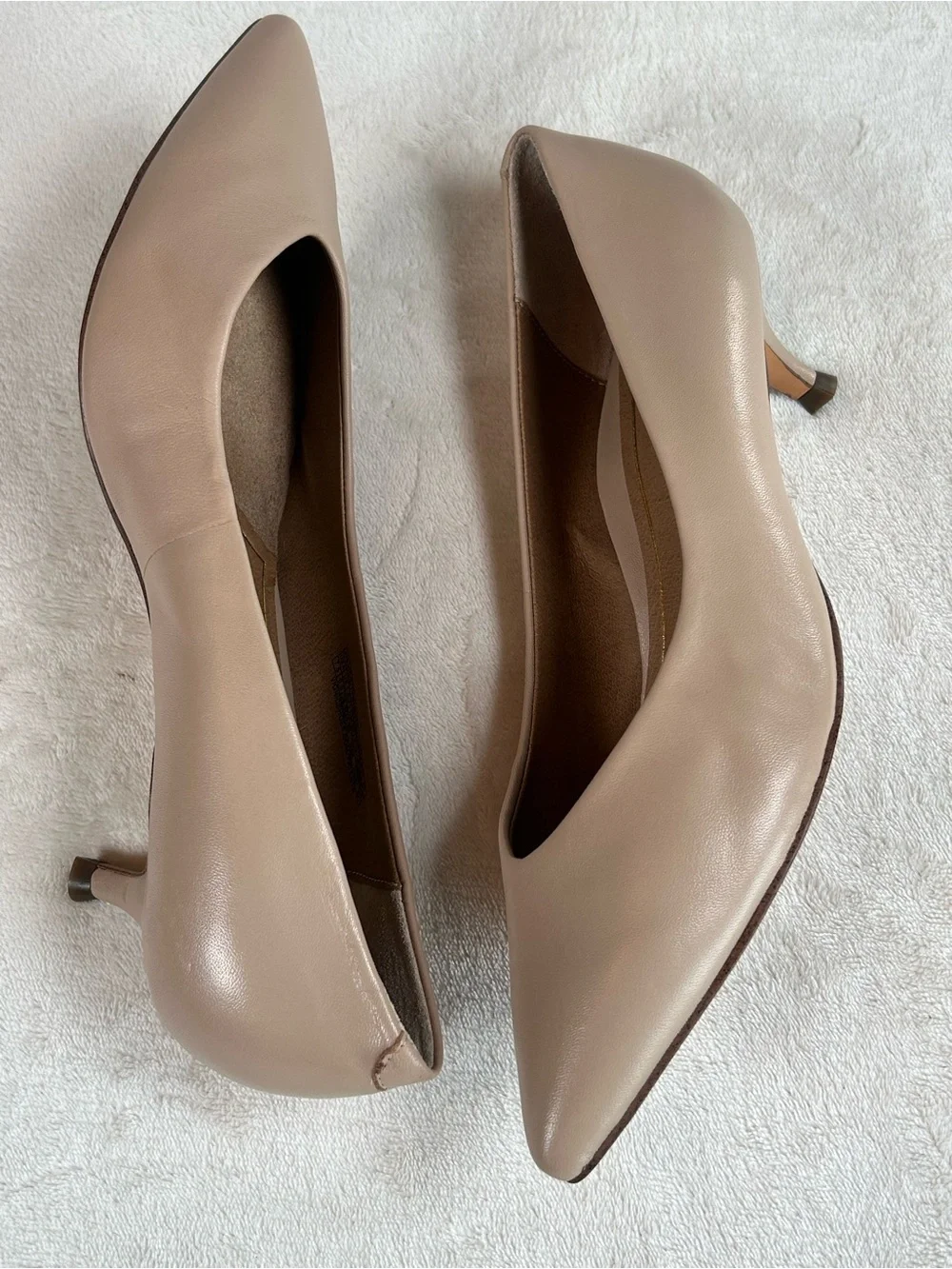 Vionic Josie Classic Pointed-Toe Kitten Heels Pumps Nude/Beige Women’s Size 7.5